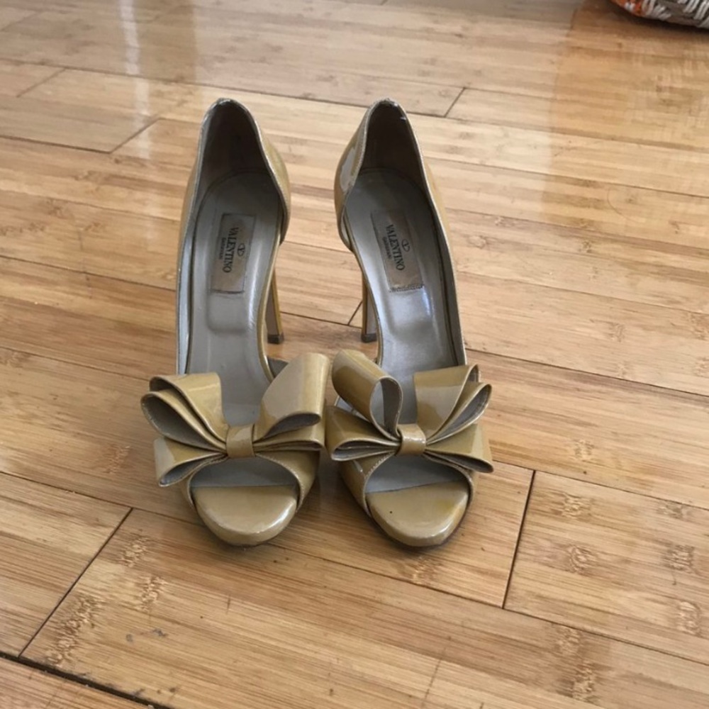 Valentino bow peep toe heels